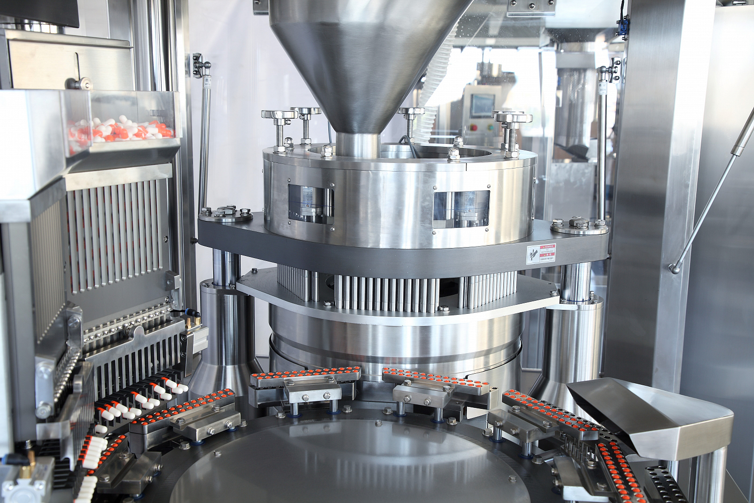 Автоматический порошковый капсулятор NJP 3200